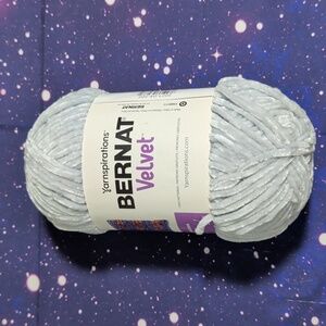 1 Brand New Skein Yarnspirations Bernat Velvet Yarn SOFTENED BLUE 💙 SMOKE FREE